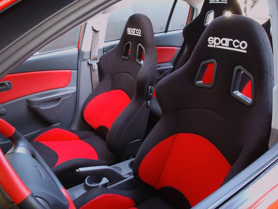  Kia Rio5 Red Rocket 2005 года  (фото 6 из 8)